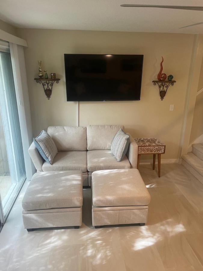 Coastal Townhome In Jupiter 1 Mile To Beach! المظهر الخارجي الصورة